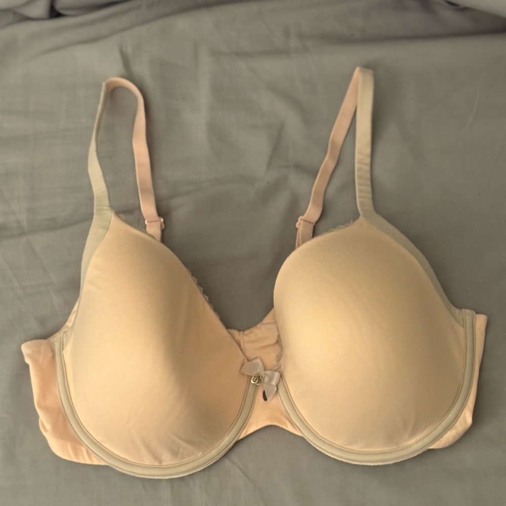 Victoria's Secret Soft Cream Bra